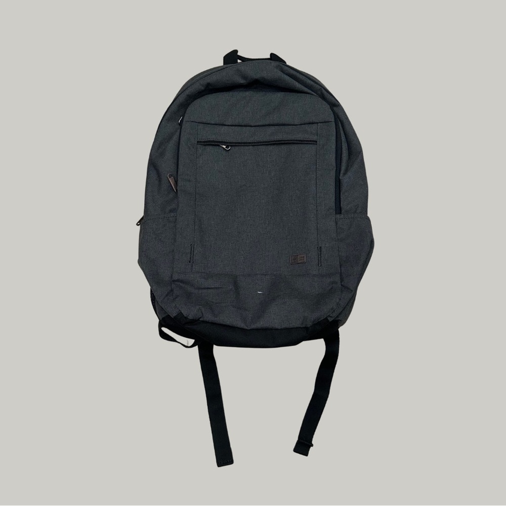 LIKE NEW Case Logic Era 15.6" Laptop Backpack
